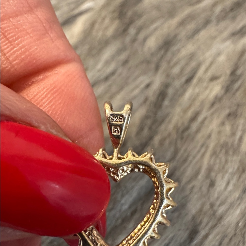 PRICE FIRM Silver Heart Pendant - Picture 2 of 4
